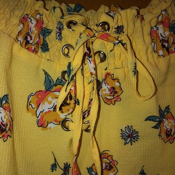 Off the shoulder flowey top - Picture 2 of 4